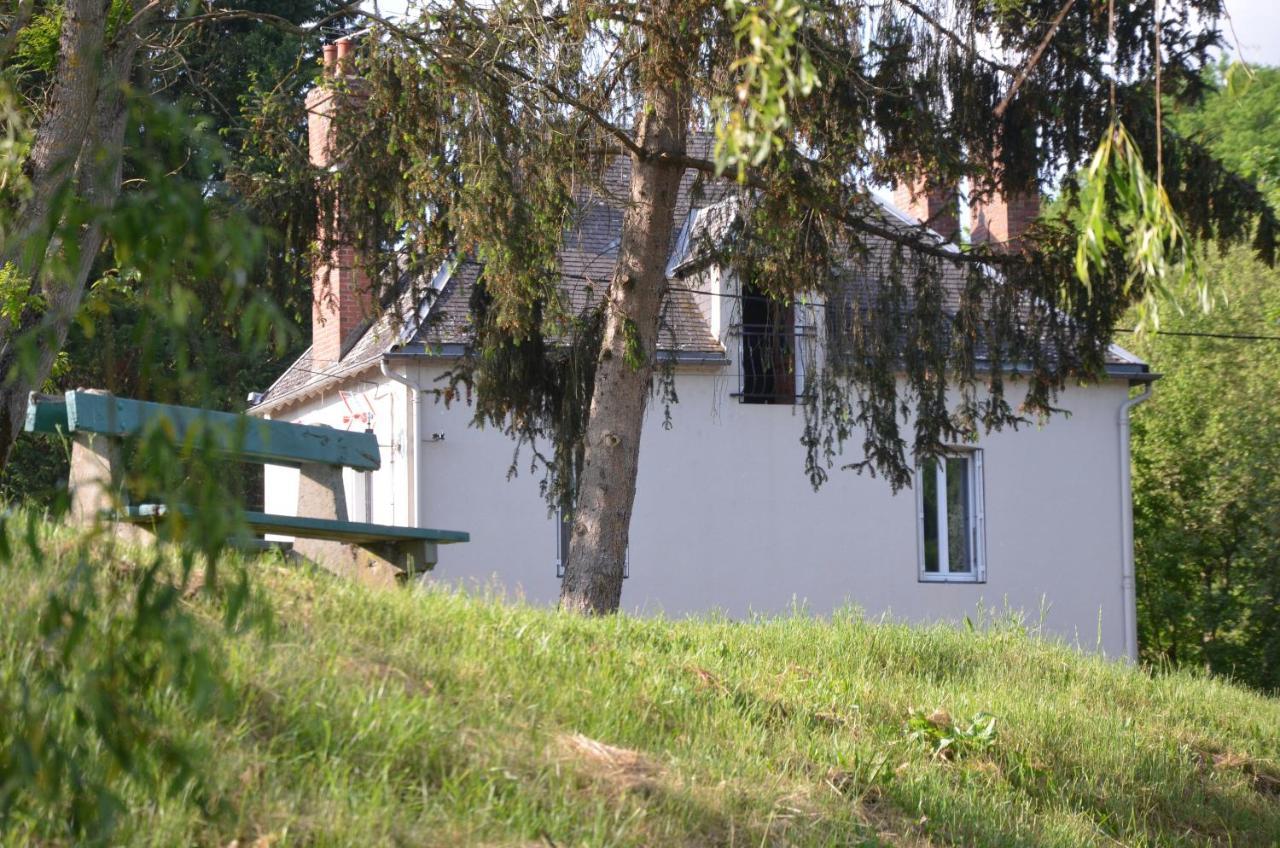 Au Bord De L'Eau Appartement 50 M2 Chambon-sur-Voueize Esterno foto