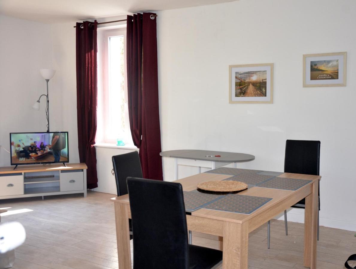 Au Bord De L'Eau Appartement 50 M2 Chambon-sur-Voueize Esterno foto