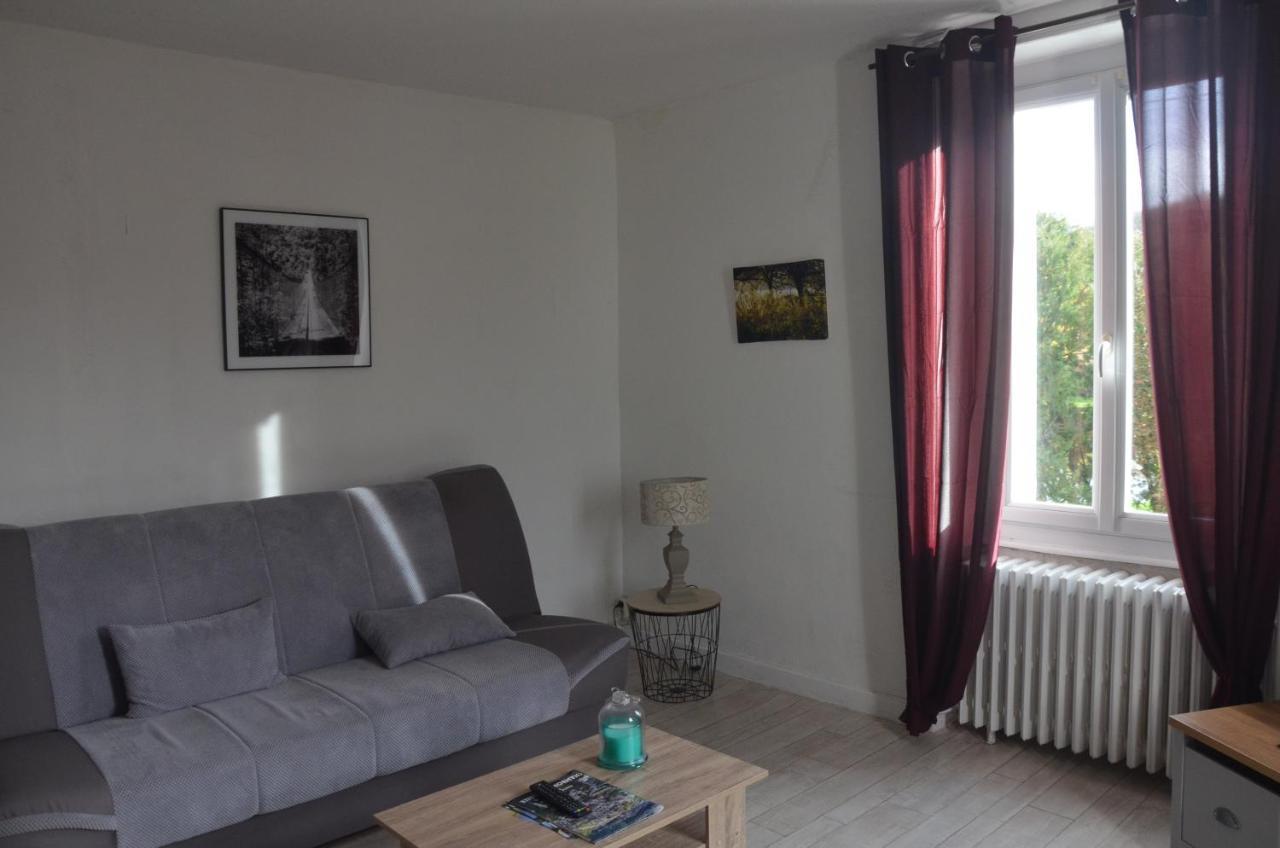 Au Bord De L'Eau Appartement 50 M2 Chambon-sur-Voueize Esterno foto